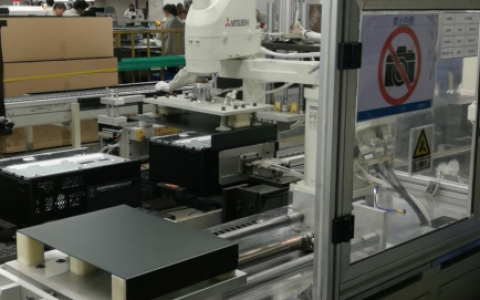 自動組裝機(jī)箱側(cè)板